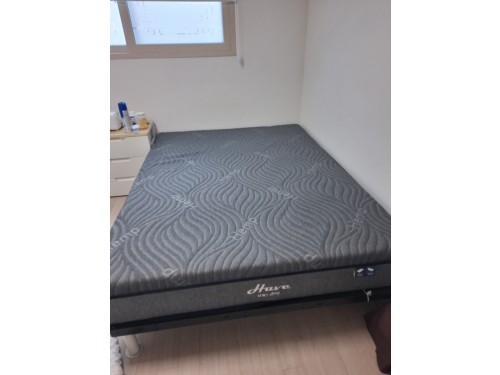 침대 매트리스와 프레임